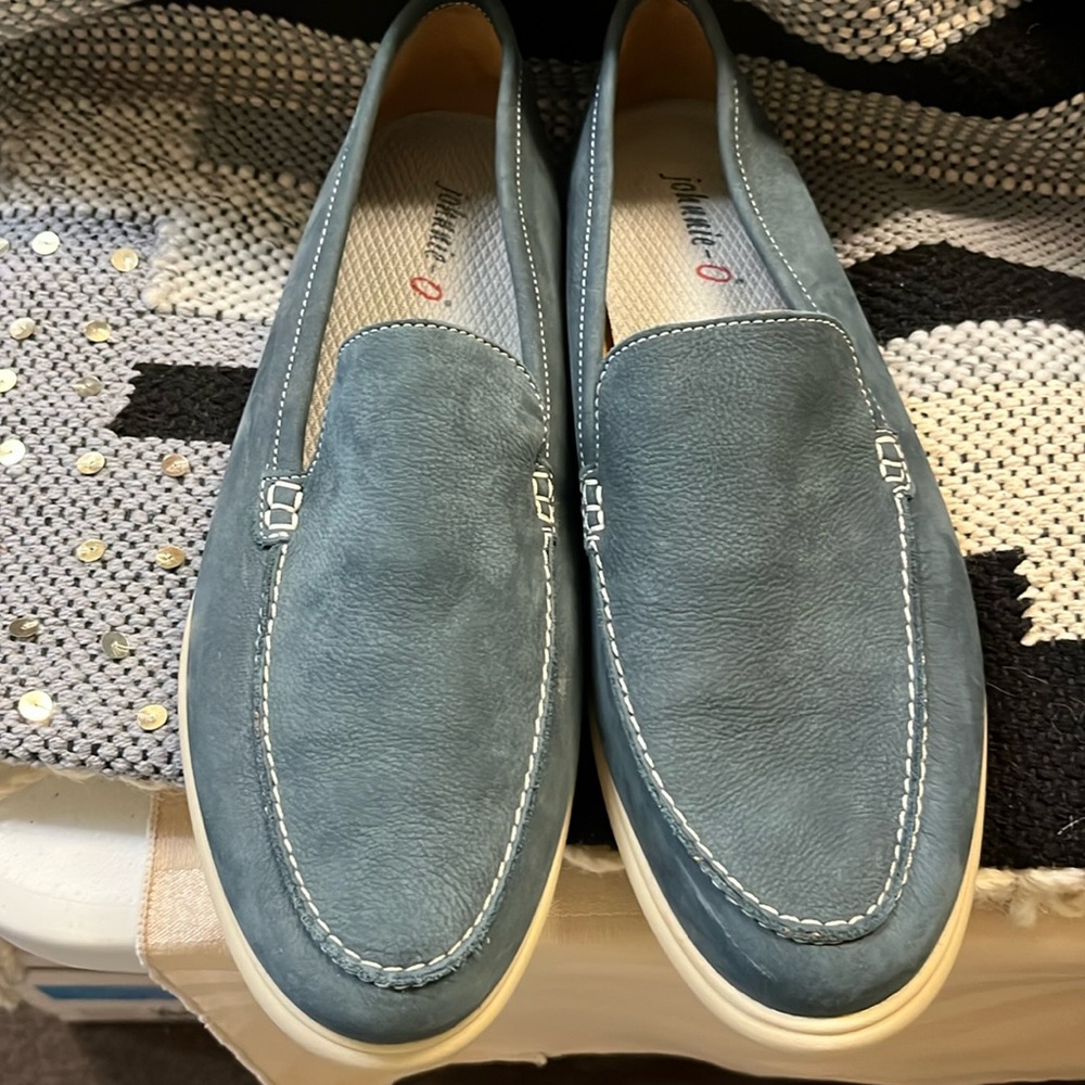 EUC johnnie-O Malibu Moccasin